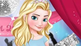 Elsa au Bal de Promo